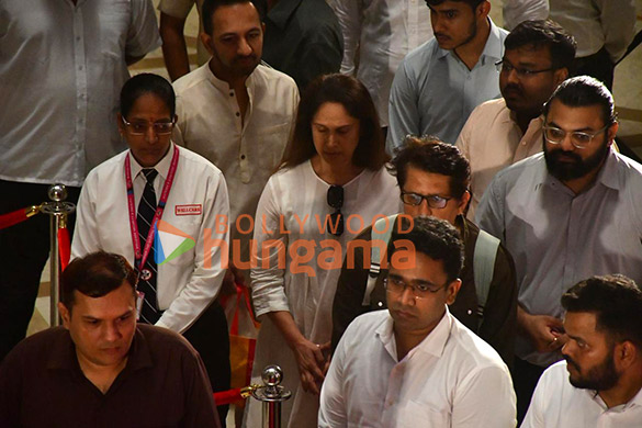 photos ranveer singh tabu asha parekh vivek oberoi sachin tendulkar zanai bhosle and others pay last respects to the late asha bhosle 4200 24
