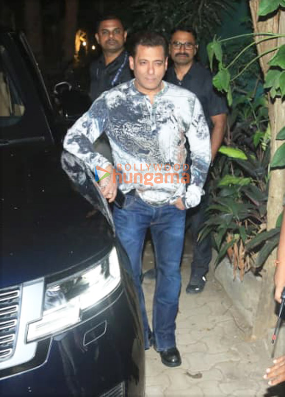 photos salman khan snapped at dubbing studio in bandra 5