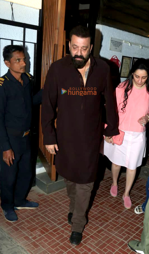 photos sanjay dutt fardeen khan and their families snapped in bandra 9
