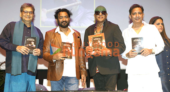 Photos: Subhash Ghai, Sukhwinder Singh, Sivamani launched Flutist Naveen Kumar’s book Journey of Bansuri Photos: Subhash Ghai, Sukhwinder Singh, Sivamani launched Flutist Naveen Kumar’s book Journey of Bansuri