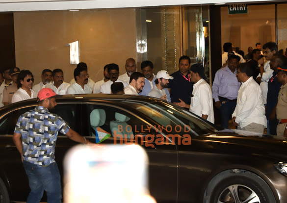 photos tabu asha parekh sachin tendulkar zanai bhosle and others pay last respects to the late asha bhosle 2026 5