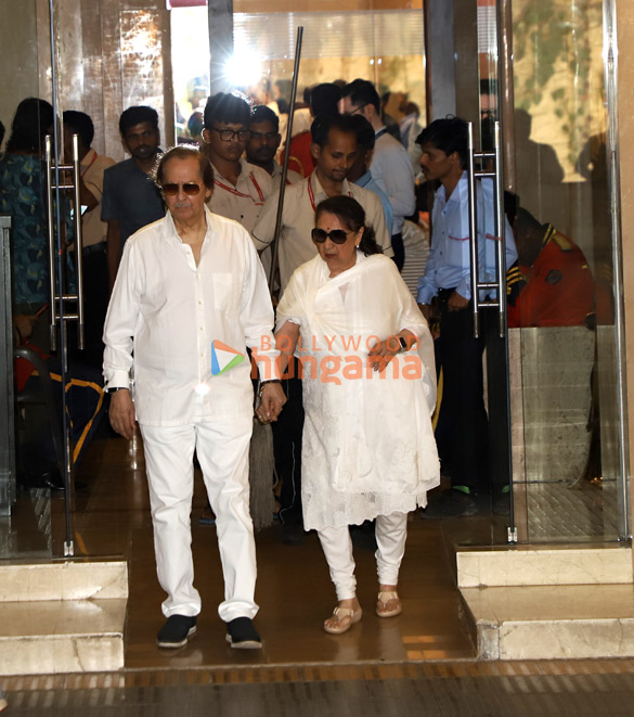 photos tabu asha parekh sachin tendulkar zanai bhosle and others pay last respects to the late asha bhosle 2026 6