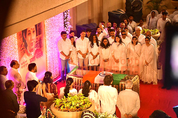 photos tabu asha parekh sachin tendulkar and zanai bhosle 1