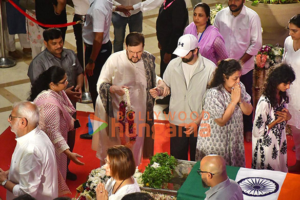 photos tabu asha parekh sachin tendulkar and zanai bhosle pay last 6