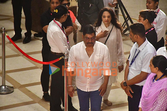 photos tabu asha parekh sachin tendulkar and zanai bhosle pay last 8