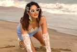 Beachy fun! Sunny Leone