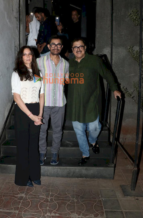 photos aamir khan gauri spratt rajpal yadav and ashoke pandit snapped in juhu 4