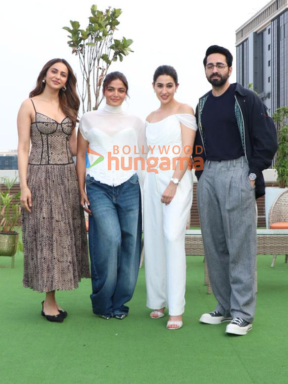 Photos: Ayushmann Khurrana, Rakul Preet Singh, Wamiqa Gabbi and Sara Ali Khan snapped promoting Pati Patni Aur Woh Do at T-Series office Photos: Ayushmann Khurrana, Rakul Preet Singh, Wamiqa Gabbi and Sara Ali Khan snapped promoting Pati Patni Aur Woh Do at T-Series office