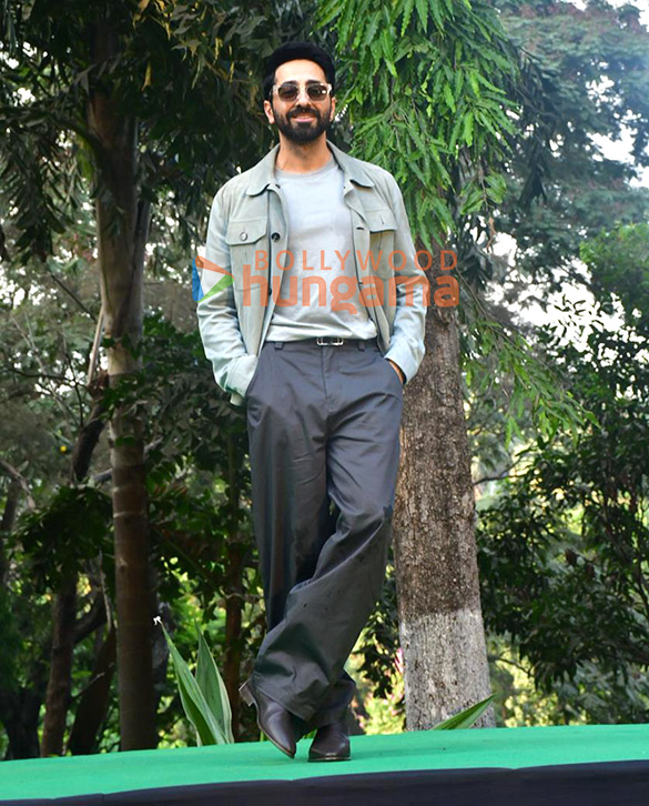 photos ayushmann khurrana sara ali khan rakul preet singh wamiqa gabbi and others grace the trailer launch of pati patni aur woh do at sanjay gandhi national park 26 2