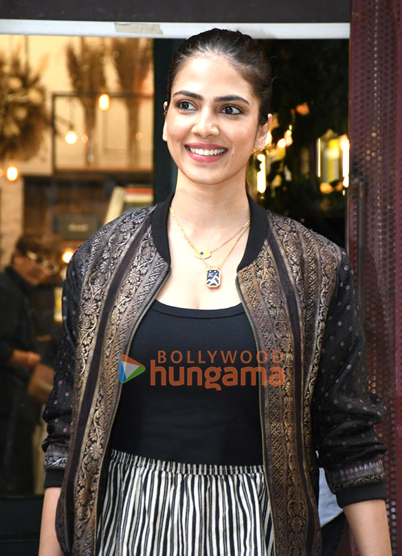 photos malavika mohanan snapped in bandra 4 6