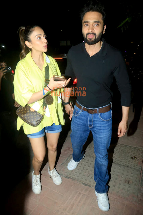photos rakul preet singh jackky bhagnani pragya jaiswal and lakshmi manchu snapped in bandra 6