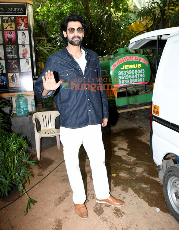 Photos: Rana Daggubati spotted outside a Krome studio in Bandra Photos: Rana Daggubati spotted outside a Krome studio in Bandra