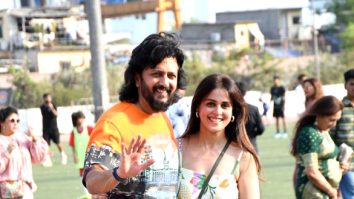 Photos: Riteish Deshmukh and Genelia Deshmukh snapped in Bandra