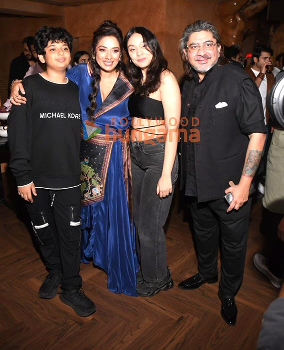 photos rupali ganguly celebrates her birthday with delnaaz irani tanishaa mukerji and others at belmarose sahara star mumbai 4