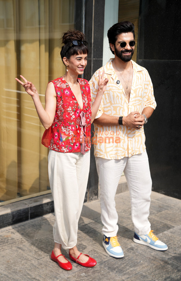 photos saba azad and kunal thakur snapped at sun n sand in juhu 5