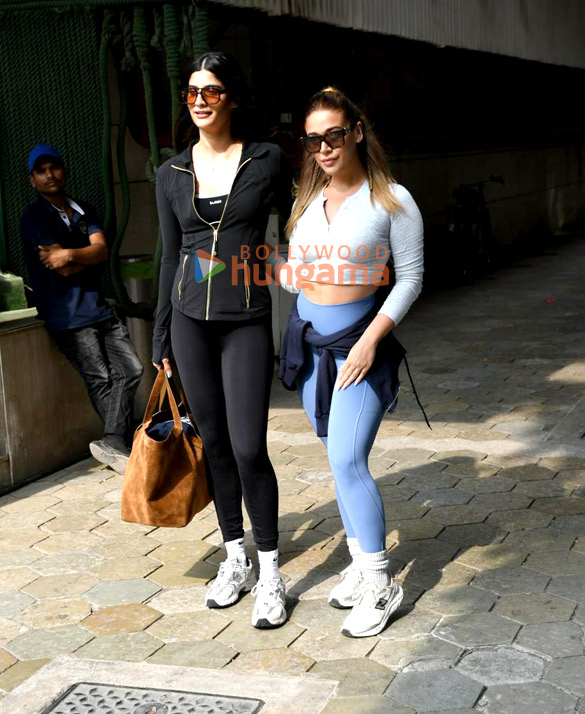 photos shruti haasan and krishna shroff snapped in bandra 1