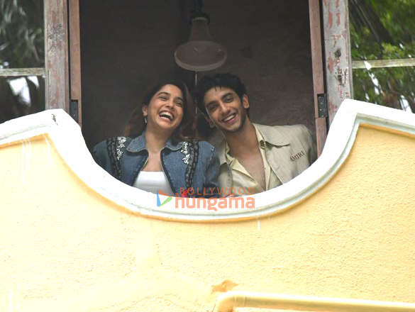 photos vedang raina sharvari and imtiaz ali snapped promoting their film main vaapas aaunga 5