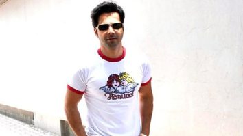 Varun Dhawan turns heads in Mumbai wearing Rs. 3 crore Patek Philippe Nautilus Rose Gold watch Varun Dhawan turns heads in Mumbai wearing Rs. 3 crore Patek Philippe Nautilus Rose Gold watch