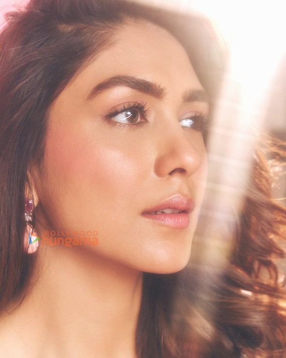 mrunal thakur 10 14