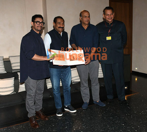 photos aamir khan and ashutosh gowariker celebrate 25 years of lagaan with india posts special tribute 5