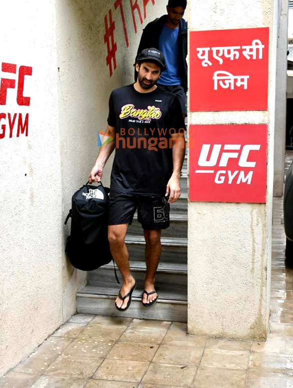 photos aditya roy kapur snapped outside a gym in bandra 3 6