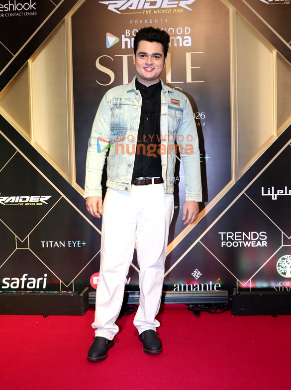 photos akshay kumar ananya panday sharvari shahid kapoor bhumi pednekar vaani kapoor arshad warsi and others grace the red carpet at bollywood hungama style icon awards 26 12