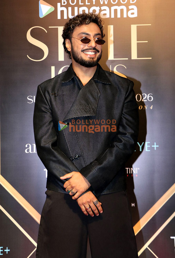 photos akshay kumar ananya panday sharvari shahid kapoor bhumi pednekar vaani kapoor arshad warsi and others grace the red carpet at bollywood hungama style icon awards 26 2