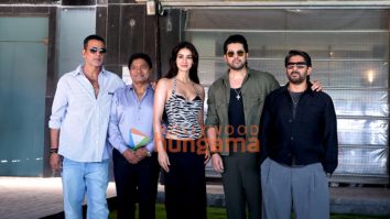Photos: Akshay Kumar, Disha Patani, Suniel Shetty, Arshad Warsi and others snapped promoting their film Welcome To The Jungle in Juhu