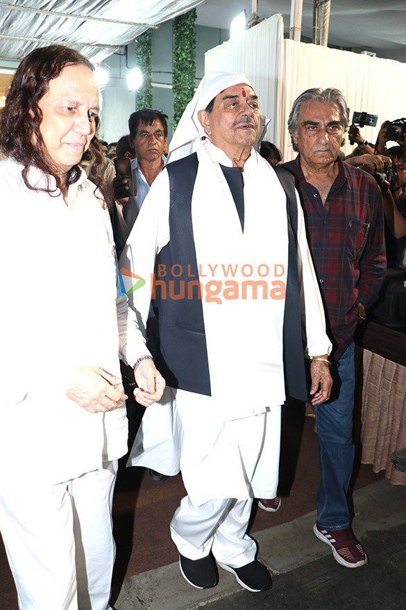 photos anil kapoor hema malini sajid nadiadwala anu malik and others attend late pahlaj nihalanis prayer meet 56