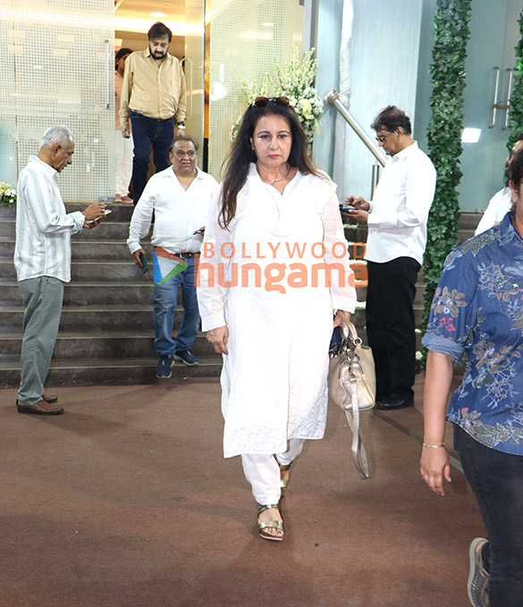 photos anil kapoor hema malini sajid nadiadwala anu malik and others attend late pahlaj nihalanis prayer meet 58