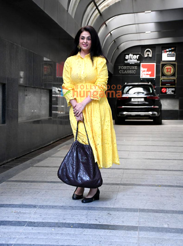 Photos: Anjana Sukhani snapped in Bandra Photos: Anjana Sukhani snapped in Bandra