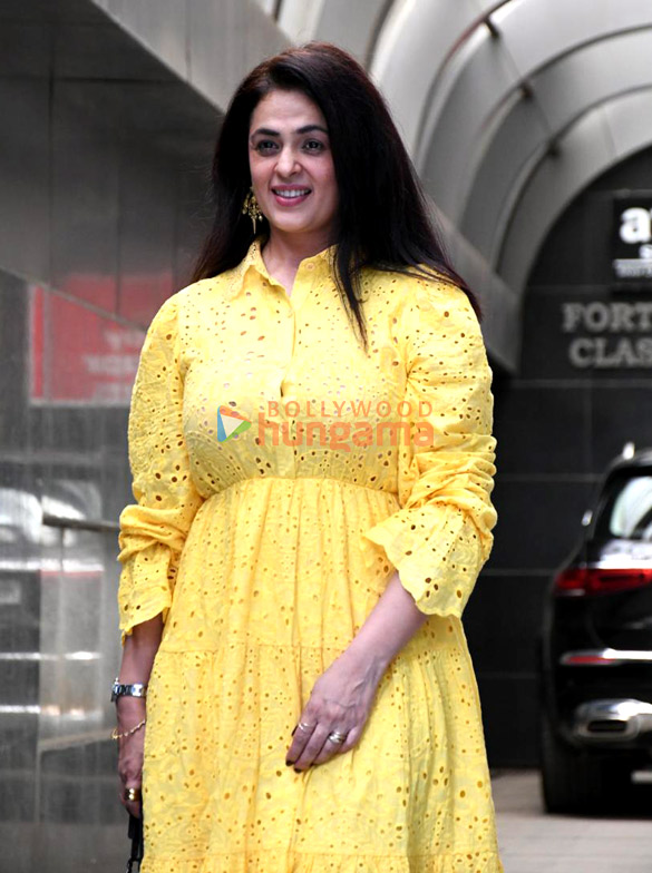 photos anjana sukhani snapped in bandra 4