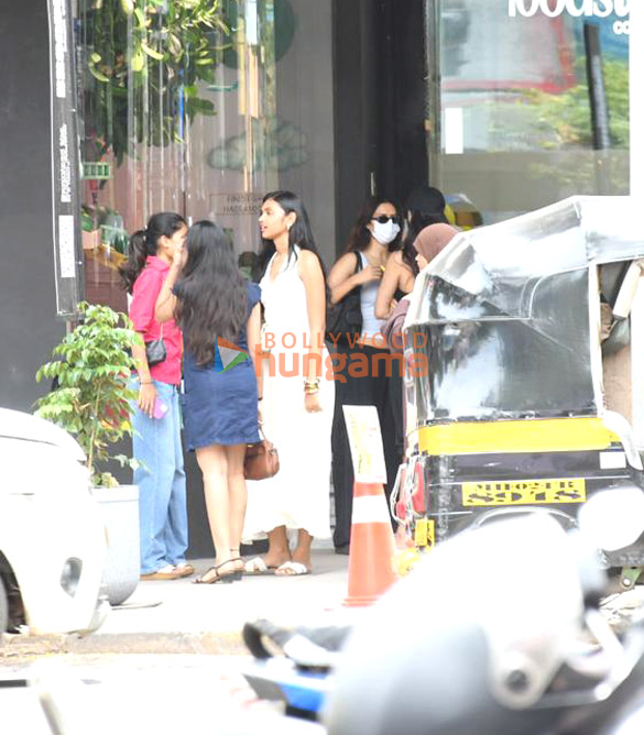 photos disha patani snapped in bandra 4 13