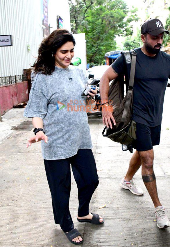 photos karishma tanna and varun bangera snapped at the gym in bandra 3