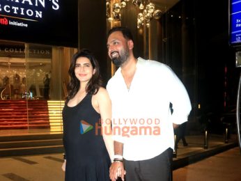 Photos: Karishma Tanna and Varun Bangera snapped in Bandra Photos: Karishma Tanna and Varun Bangera snapped in Bandra