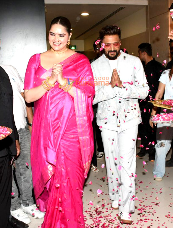 photos riteish deshmukh and anjali anand snapped at the song launch of saree for the film dhamaal 4 5