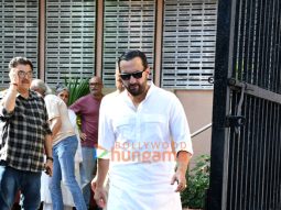 Photos: Saif Ali Khan, Malaika Arora, Varun Dhawan, Govinda, Farhan Akhtar, David Dhawan, Shatrughan Sinha and others attend the funeral of Pahlaj Nihalani