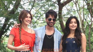 Photos: Shahid Kapoor, Kriti Sanon and Rashmika Mandanna snapped promoting Cocktail 2