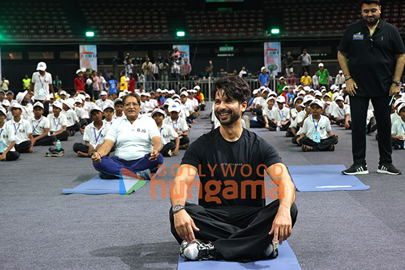 photos shahid kapoor sreeleela amruta fadnavis and others snapped at the international yoga day 2026 celebrations 11