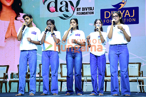 photos shahid kapoor sreeleela amruta fadnavis and others snapped at the international yoga day 26 celebrations 10