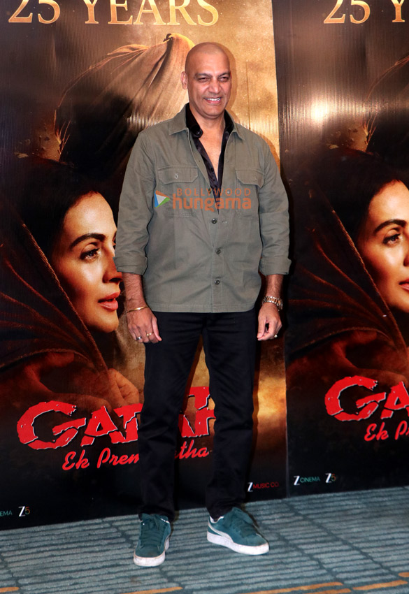photos sunny deol ameesha patel and others grace celebration of 25 year of gadar ek prem katha 17