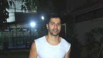 Photos: Varun Dhawan snapped in Bandra