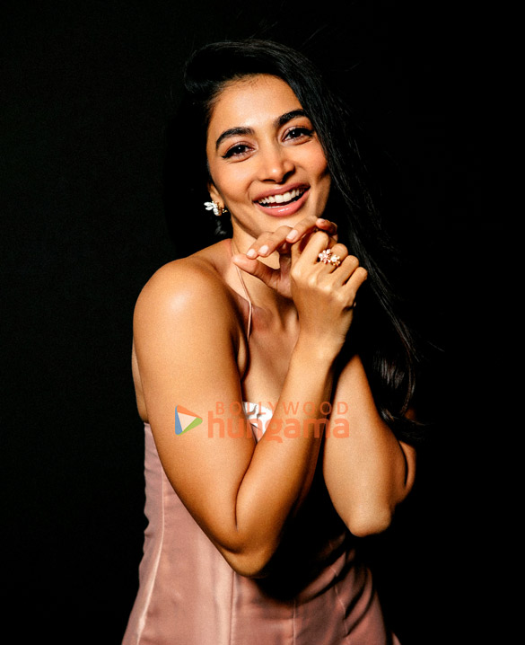 pooja hegde 8 27