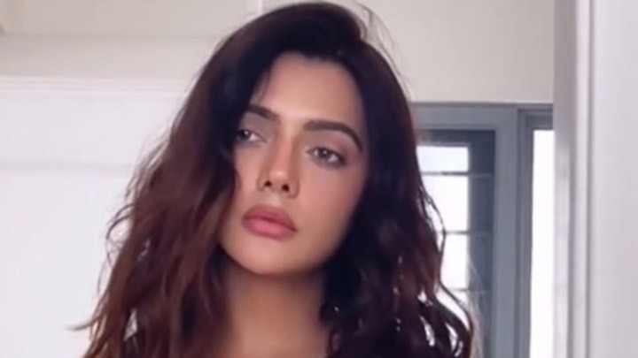 Serving looks, one frame at a time! Ruhi Singh