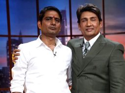 Auto-rickshaw driver Sandeep Tiwari speaks about Common Man’s problems on Shekhar Tonite: “Gareebi to hati nahin, gareeb hat gaye”