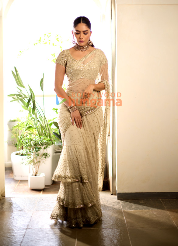 mrunal thakur 3 178