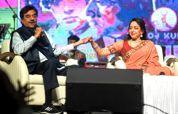 photos hema malini celebrates 60 years in indian cinema honours dharmendra and backs cintaa fwice 16