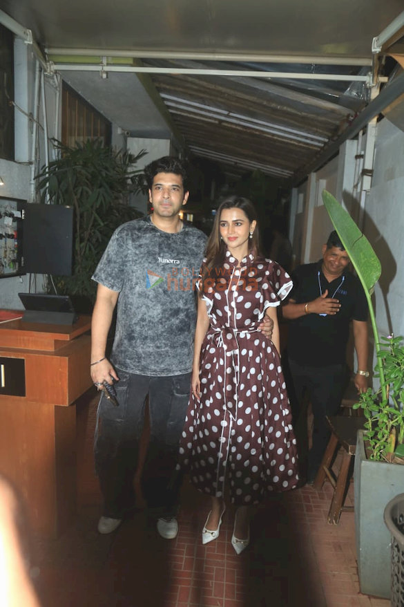 photos karan kundrra and tejasswi prakash snapped in bandra 2 2