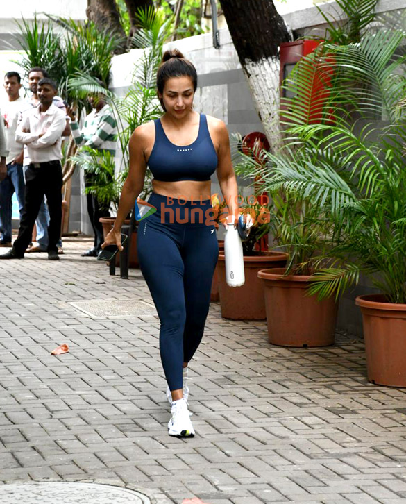 Photos: Malaika Arora snapped outside a gym in Bandra Photos: Malaika Arora snapped outside a gym in Bandra