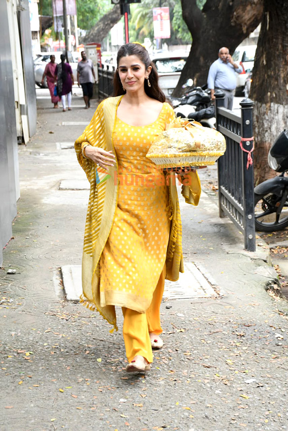 photos nimrat kaur spotted outside dance class in khar on guru purnima 1